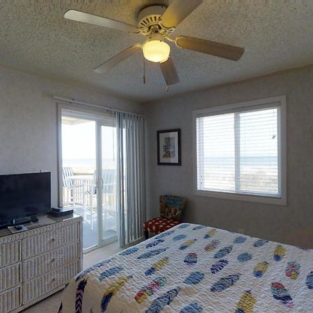 Beachmaster Unit 107 In Cherry Grove Is An Oceanfront Condo Myrtle Beach Eksteriør billede