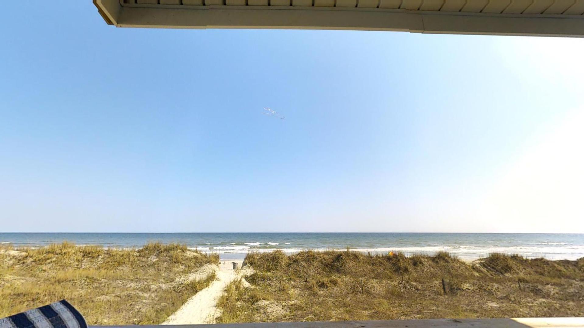 Beachmaster Unit 107 In Cherry Grove Is An Oceanfront Condo Myrtle Beach Eksteriør billede